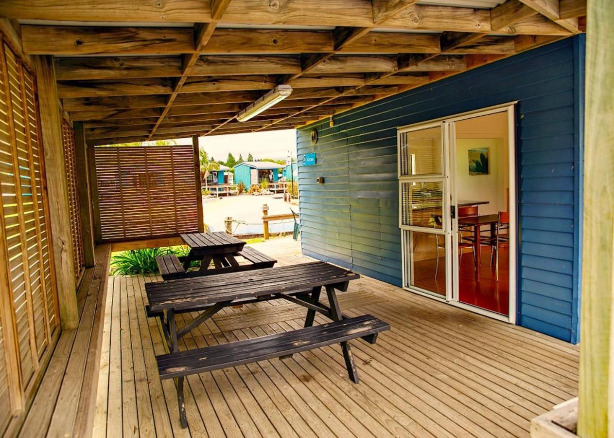 Coromandel TOP 10 Holiday Park Exterior foto