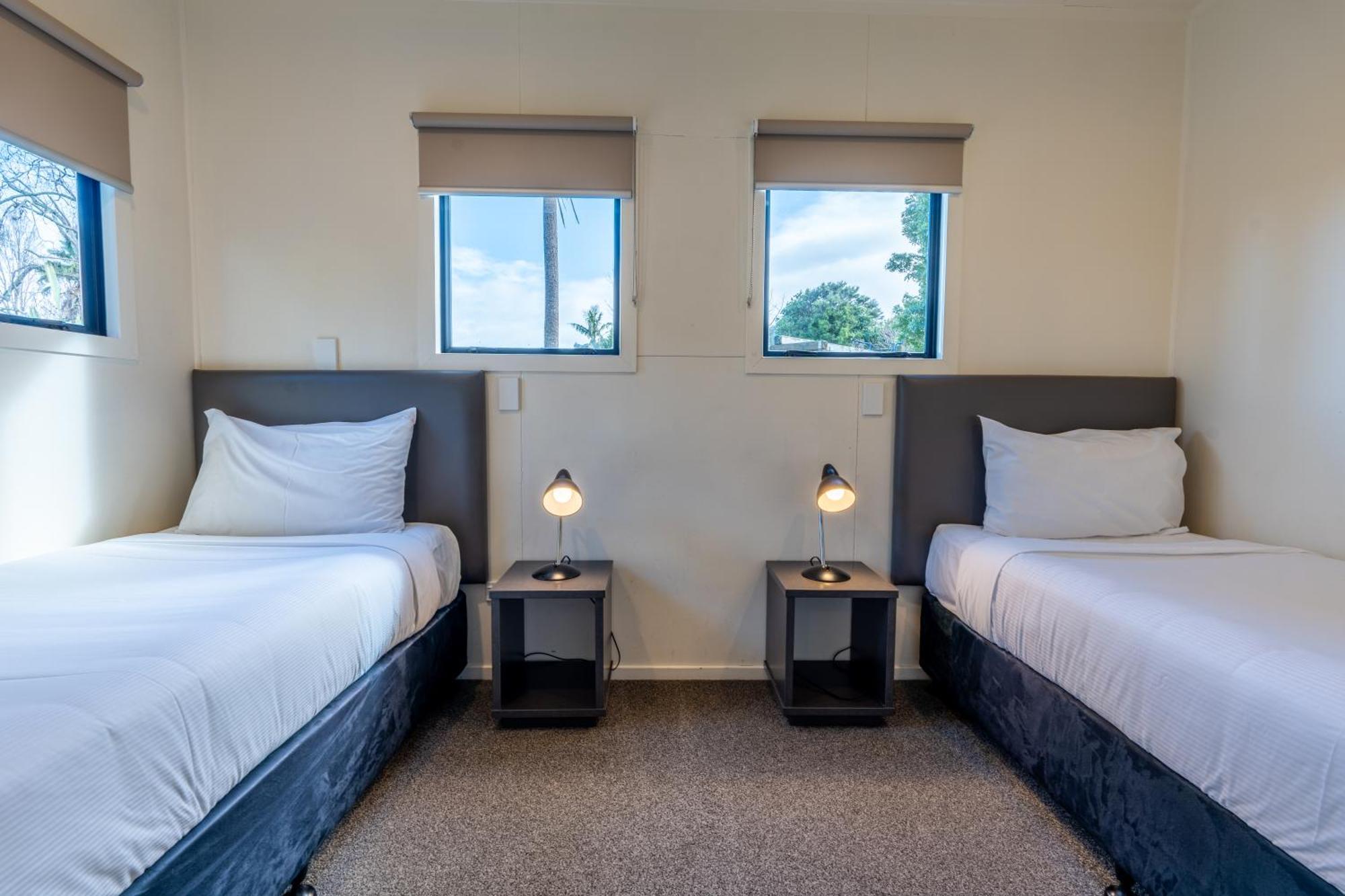 Coromandel TOP 10 Holiday Park Exterior foto