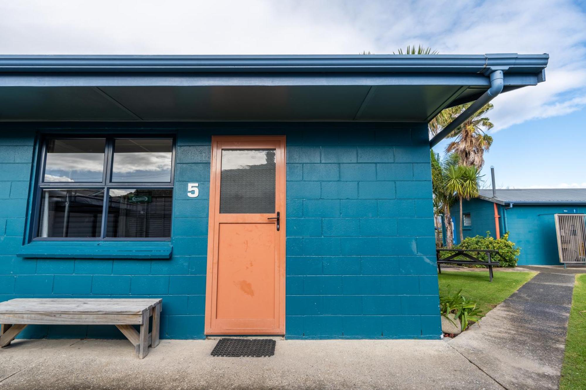Coromandel TOP 10 Holiday Park Exterior foto
