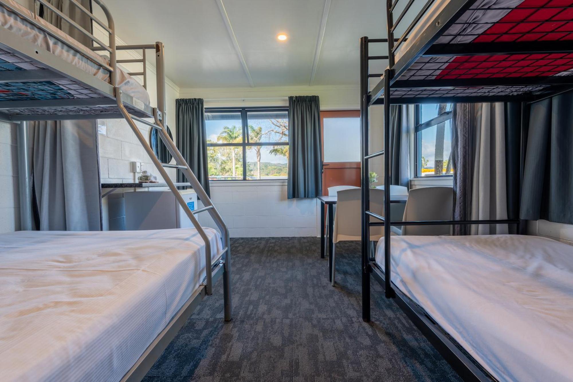 Coromandel TOP 10 Holiday Park Exterior foto