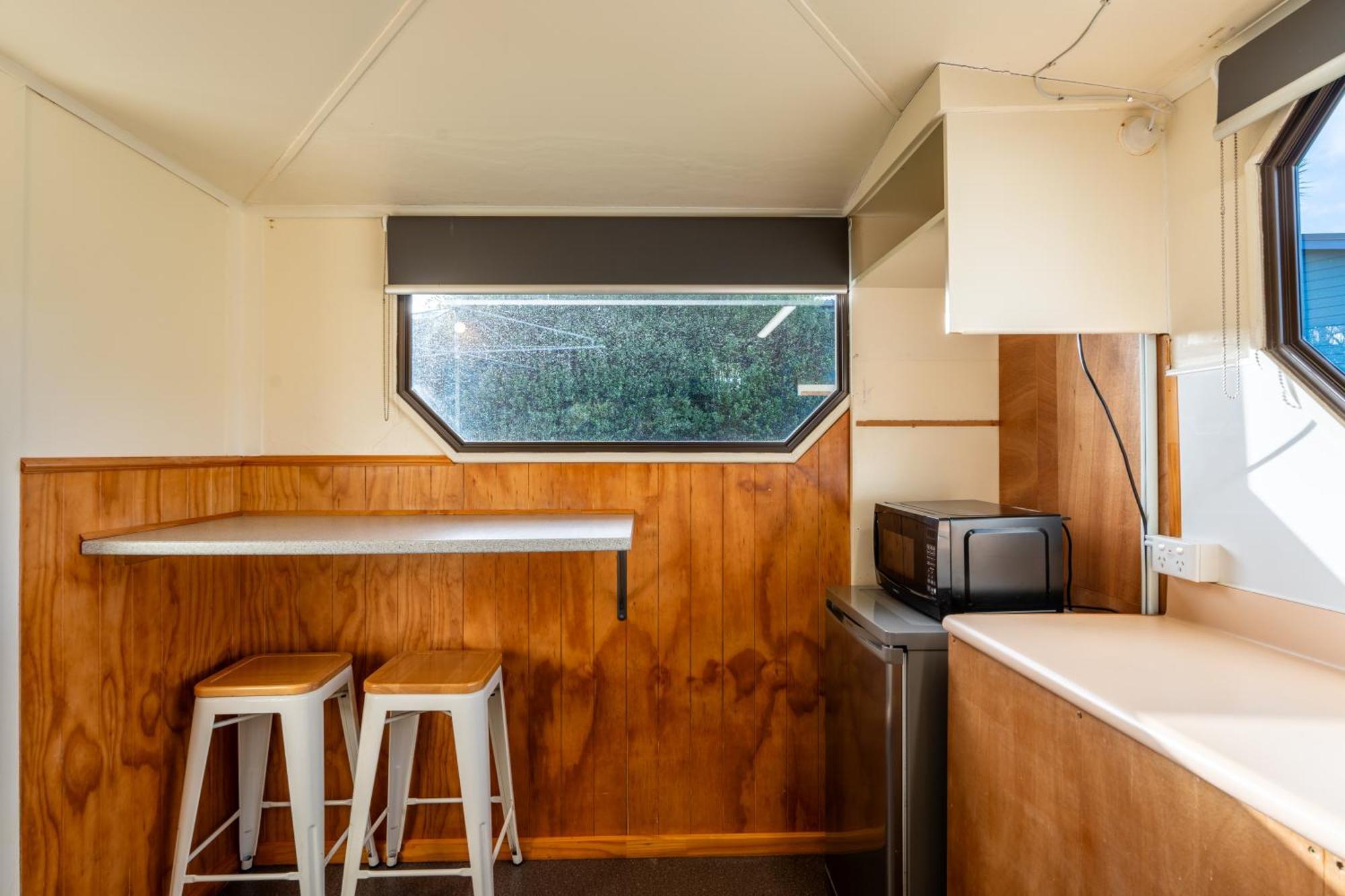 Coromandel TOP 10 Holiday Park Exterior foto