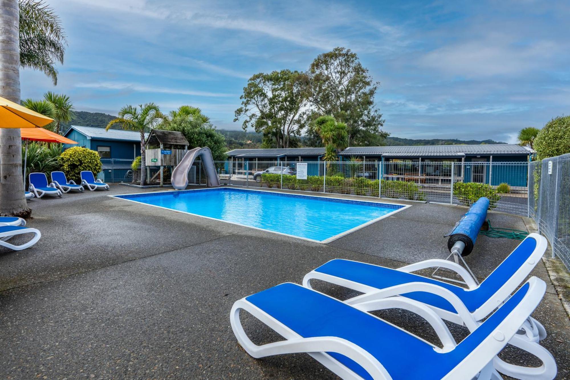 Coromandel TOP 10 Holiday Park Exterior foto
